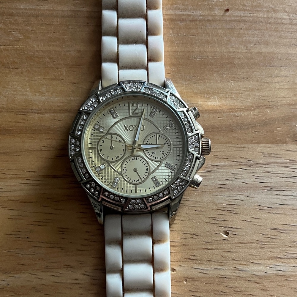 XOXO White and Silver Women's Watch